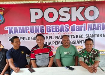 Personil Tim Unit 1 Sat Resnarkoba Standbay di Pos Kampung Bebas dari Narkoba di Pulo Kumba