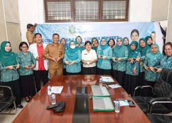 Ketua TP PKK Kota Pematangsiantar Ny Liswati Wesly Silalahi membuka Sosialisasi Kanker Serviks