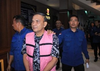 Kepala Dinas Pendidikan (Kadisdik) Kota Tebing Tinggi, Idham Khalid SKM. MKes yang ditahan pihak Kejati Sumut. (Foto Ist)