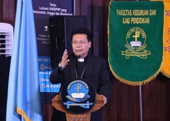 Ephorus HKBP Pdt. Dr. Victor Tinambunan