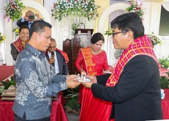 Wali Kota Pematangsiantar Wesly Silalahi SH MKn diwakili Sekretaris Daerah (Sekda) Junaedi Antonius Sitanggang SSTP MSi menghadiri Yubileum 75 Tahun Gereja Batak Karo Protestan (GBKP) Runggun