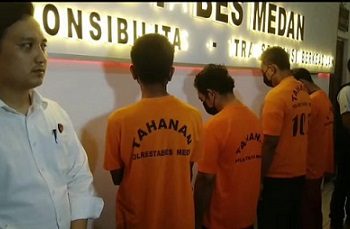 Empat pelaku penyalahgunaan niaga Bahan Bakar Minyak (BBM) bersubsidi ditangkap polisi. (Foto Ist)