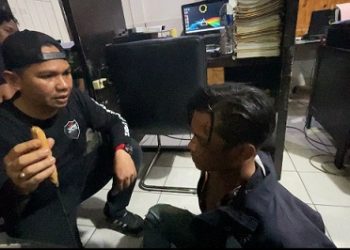 Personel Tim Khusus JCS mengamankan seorang terduga pelaku tindak pidana pembegalan di kawasan bundaran kompleks Citraland, Deliserdang (Foto Ist)