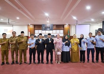 Walikota Tanjungbalai Mahyaruddin lantik Salim Direktur dan Dewan Pengawas Perumda Tirta Kualo