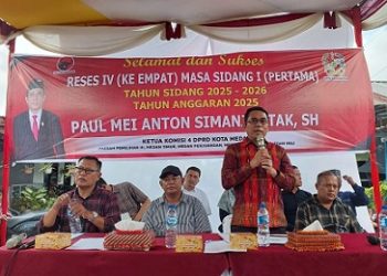 Ketua Komisi 4 DPRD Medan Paul Mei Anton Simanjuntak SH saat Reses IV masa persidangan I Tahun Sidang 2025-2026 TA 2025 sesi ke II di Jl Tiga, Kelurahan Pulo Brayan Bengkel, Kecamatan Medan Timur (Foto Ist)