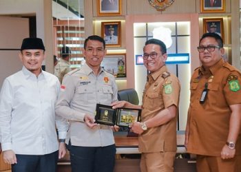 Wakil Wali Kota Medan, H. Zakiyuddin Harahap saat menerima audensi Ketua DPD Macan Asia Indonesia Provinsi Sumut, R.Muhammad Khalil Prasetyo bersama Ketua DPC Macan Asia Indonesia Kota Medan, Suwarno beserta pengurus (Foto Ist)