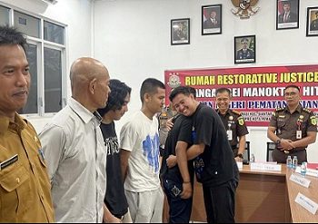 Kajari Pematangsiantar Erwin Purba SH Penghentian Penuntutan Perkara Laka Lantas Luka Ringan Melalui Restorative Justice