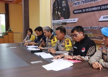 Kapolres Pematangsiantar AKBP Sah Udur T.M. Sitinjak SH. SIK. MH saat pimpin Press Release Akhir Tahun 2025