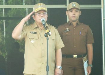 Wali Kota Pematangsiantar Wesly Silalahi SH MKn memimpin Apel Pagi Perdana di Tahun 2026 di halaman Balai Kota, Jalan Merdeka