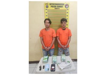 Dua pelaku peredaran ilegal zat keytamine (obat anestesi disosiatif yang kuat) yang ditangkap Polda Sumut. (Foto Ist)
