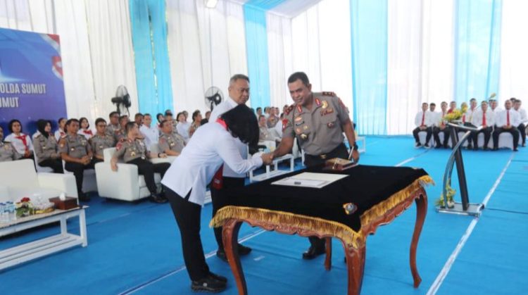 Kapolda Sumut Irjen Pol Whisnu Hermawan Februanto saat pengukuhan
Subdit Renakta jadi Ditres PPA dan PPO yang dipimpin Kombespol Kristinattara Wahyuningrum. (Foto Ist)