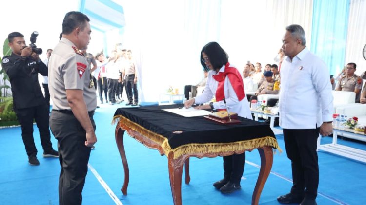 Kapolda Sumut, Irjen Pol. Whisnu Hermawan Februanto pimpin acara Serah Terima Penanganan Perkara dari Ditreskrimum Polda Sumut kepada Ditres PPA dan PPO Polda Sumut. (Foto Ist)