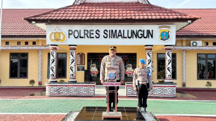 Wakil Kapolres Simalungun yang baru, KOMPOL Imam Alriyuddin, S.H. M.H., memimpin apel pagi perdana
