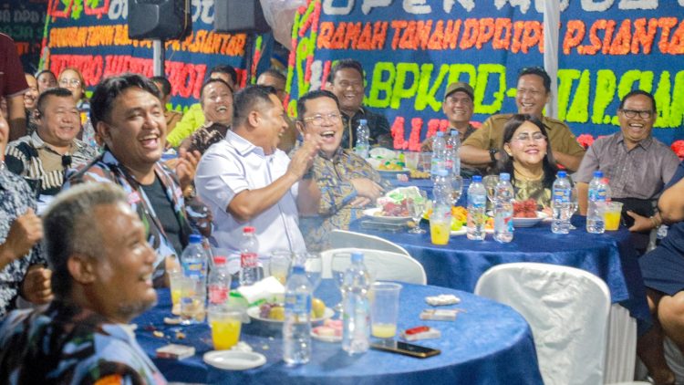 Wali Kota Pematangsiantar Wesly Silalahi SH MKn didampingi Ketua TP PKK Ny Liswati Wesly Silalahi hadiri acara Open House DPD IPK Kota Pematangsiantar.