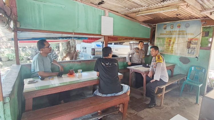 Bhabinkamtibmas Polsek Siantar Timur Patroli di Posko Bersinar Jalan Siantar Timur