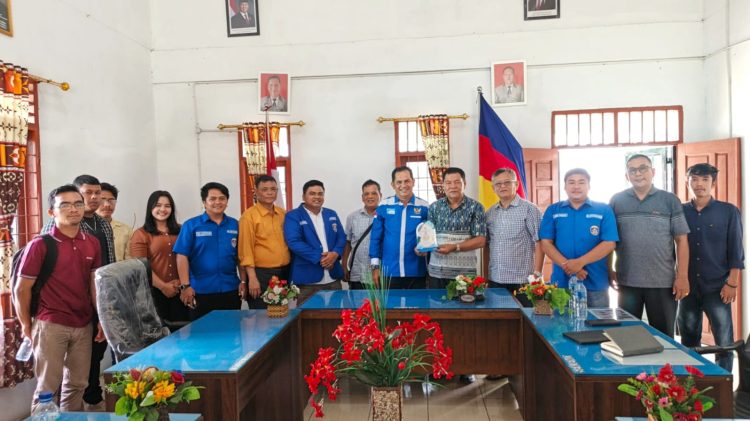 Pengurus DPC GAMKI Kabupaten Simalungun silaturahmi dengan Ketua Sinode GPDI