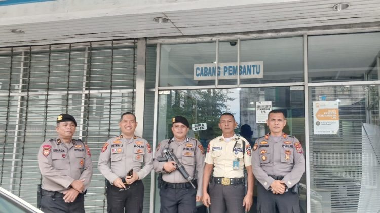 Kasat Samapta Polres Pematangsiantar AKP Mariduk Tambunan SH. MH bersama KBO IPTU Pitra Jaya SP, SH, Kanit Pamobvit IPTU Rudi Setiawan, S.Sos, Kanit Turjawali IPDA Vernando Sinaga cek lokasi pengamanan objek vital