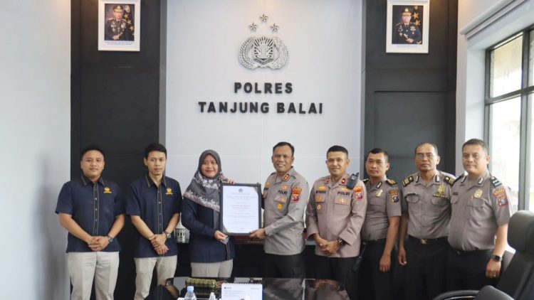 Kapolres Tanjungbalai AKBP Welman Feri, S.I.K, M.I.K terima penghargaan dari KPKNL Asahan