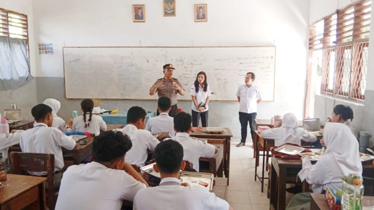 Kasiwas Iptu Arwansyah Batubara Monitoring Distribusi MBG di SMA Negeri 3
