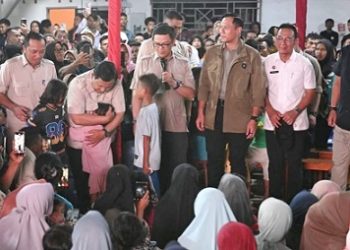 Presiden RI Prabowo Subianto menghabiskan malam pergantian Tahun Baru 2026 dengan berdoa bersama warga di lokasi terdampak bencana di Desa Batu Hula, Kecamatan Batang Toru, Kabupaten Tapanuli Selatan