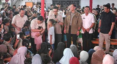 Presiden RI Prabowo Subianto menghabiskan malam pergantian Tahun Baru 2026 dengan berdoa bersama warga di lokasi terdampak bencana di Desa Batu Hula, Kecamatan Batang Toru, Kabupaten Tapanuli Selatan