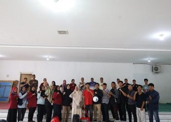 Wakil Wali Kota Tanjungbalai, Muhammad Fadly Abdina Serahkan Hibah Peralatan Olah Raga ke Sejumlah Klub Voli, Sekolah dan Kelompok Masyarakat