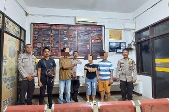 Kanit Sampata IPDA H. Matondang bersama Ka SPKT III AIPTU M. Jones Hutapea dan Bhabinkamtibmas Kelurahan Martoba AIPDA M. Narday selesaikan dugaan kesalahpahaman dengan Problem Solving