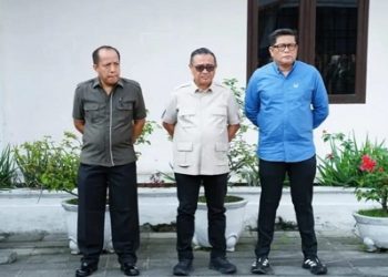 Direksi PUD Pasar Kota Medan Anggia Ramadhan, SE, M.Si, Direktur Operasional Agus Syahputra, S.Pi, M.Si, Direktur Administrasi dan Keuangan Bobby Octavianus Zulkarnain, SE dan Direktur Pengembangan dan SDM Rudiansyah, S.Sos. (Foto Ist)