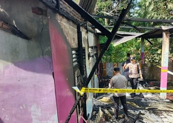 Personil Polsek Siantar Barat saat olah TKP