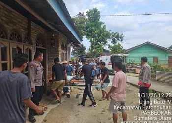 Jenajah korban, AM saat dievakuasi kerumahnya