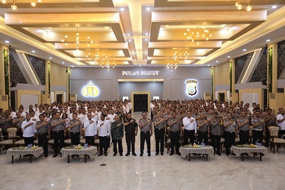 Kapolda Sumut Irjen Pol. Whisnu Hermawan Februanto Sosialisasi UU Nomor 1 Tahun 2023 tentang KUHP dan UU Nomor 20 Tahun 2025 tentang KUHAP. (Foto Ist)