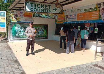 Bhabinkamtibmas AIDA Saut M. Manurung dan BRIPKA I. Surya Darma melaksanakan patroli dilokasi objek vital