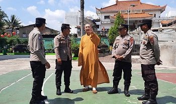 Personil Sat Binmas Polres Pematangsiantar Patroli Sambang Kamtibmas kepada tokoh agama Tionghoa