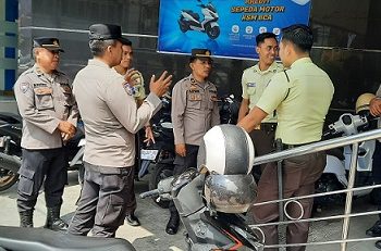 Personil Sat Binmas Polres Pematangsiantar Patroli Sambang Kamtibmas kepada Satpam Bank