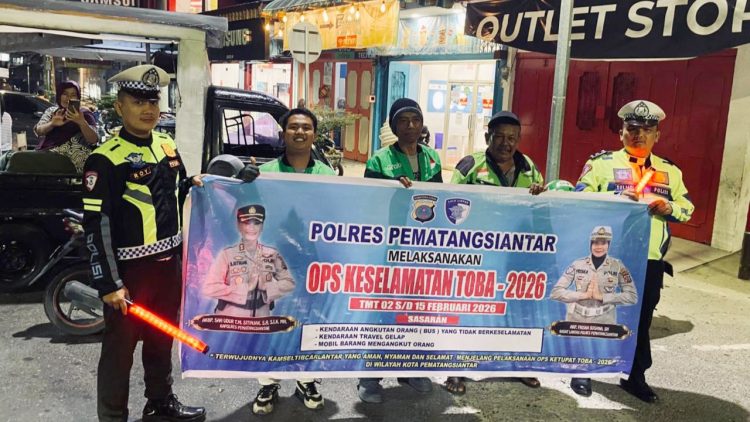 Personil Sat Lantas saat Penling dan Sosialisasi Operasi Keselamatan Toba 2026