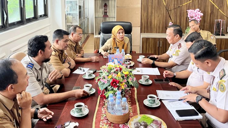Sekda Kota Tanjungbalai Nurmalini Marpaung, menerima audiensi Kepala Balai Besar Karantina Hewan, Ikan, Tumbuhan Sumut N. Prayatno Ginting, S.P, M.M