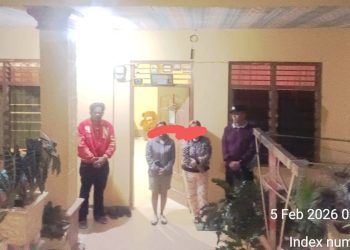 personil Polseķ Siantar Utara saat cek TKP Dugaan KDRT