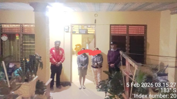 personil Polseķ Siantar Utara saat cek TKP Dugaan KDRT