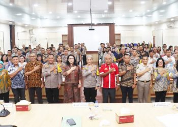 Kapolres Pematangsianțar AKBP Sah Udur T.M. Sitinjak SH. SIK. MH bersama Wakapolres Kompol Budiono Saputro hadiri Rapat Akhir Tahun (RAT) Buku Ke VI Tahun Konsumen Primkopol Resor Pematangsiantar