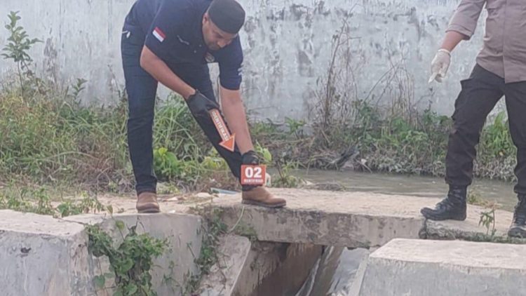 Tim Inafis Sat Reskrim Polres Simalungun saat olah TKP