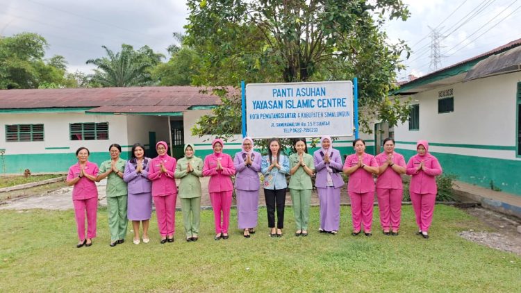 Bhayangkari Simalungun dan Istri Forkopimda Berbagi Takjil untuk Anak Anak Panti Asuhan Islamic Center