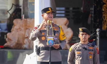 Wakapolda Sumut Brigjen Pol Sonny Irawan, S.I.K., M.H saat memimpin apel Gelar Pasukan Operasi Kepolisian Kewilayahan “Keselamatan Toba 2026” di Lapangan KS Tubun Polda Sumut (Foto Ist)