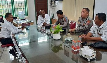 Personil Sat Binmas saat Patroli Sambang Kamtibmas dan Silaturahmi 