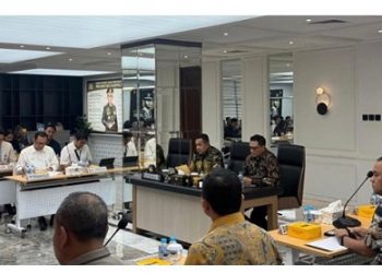 Rakor yang diselenggarakan di Mabes Polri ini juga diikuti seluruh gugus tugas Polda se-Indonesia secara daring, dipimpin Karobinkar SSDM Polri selaku wakil posko gugus tugas ketahanan Pangan, Brigjen Langgeng Purnomo.