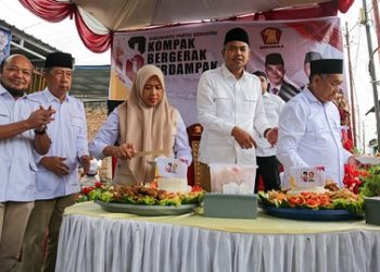 Wali Kota Pematangsiantar Wesly Silalahi SH MKn diwakili Wakil Wali Kota Herlina menghadiri HUT ke-18 Partai Gerindra di Kantor DPC Partai Gerindra Kota Pematangsiantar, Jalan Padangsidimpuan Kelurahan Timbang Galung Kecamatan Siantar Barat