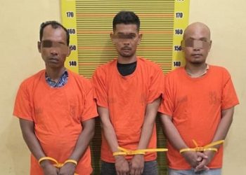 Tiga pelaku sindikat peredaran ganja kering di rumah mewah yang dijadikan gudang penyimpanan. (Foto Ist)