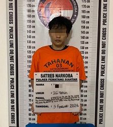 Tersangka K dan barang bukti diamankan di Sat Resnarkoba Polres Pematangsiantar