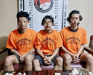 Ketiga pelaku dan barang bukti diamankan di Sat Resnarkoba Polres Pematangsianțar