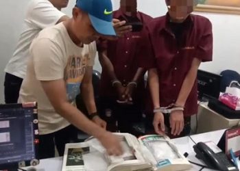 Tim Direktorat Reserse Narkoba Polda Sumut menggagalkan upaya penyelundupan sabu 680 gram yang dikirim dengan modus diselipkan di dalam buku. (Foto Ist)