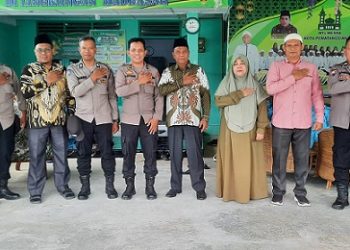 Personil Sat Binmas patroli sambang kamtibmas dan silaturahmi kepada Tokoh Agama Islam